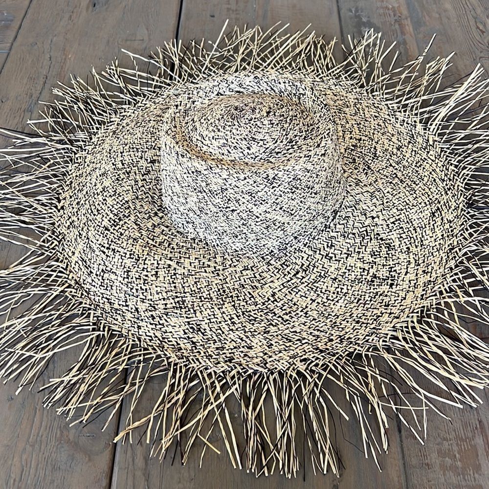 Anthropologie Wide Frayed Straw Hat Size S - Picture 3 of 6